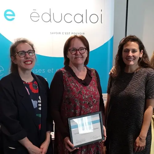 Photo de membres de l'équipe de la SEFQ à la remise du prix