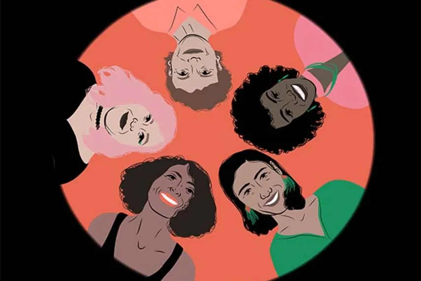 Quatre femmes d'âges différents en cercle vue du dessous, image très colorée. 